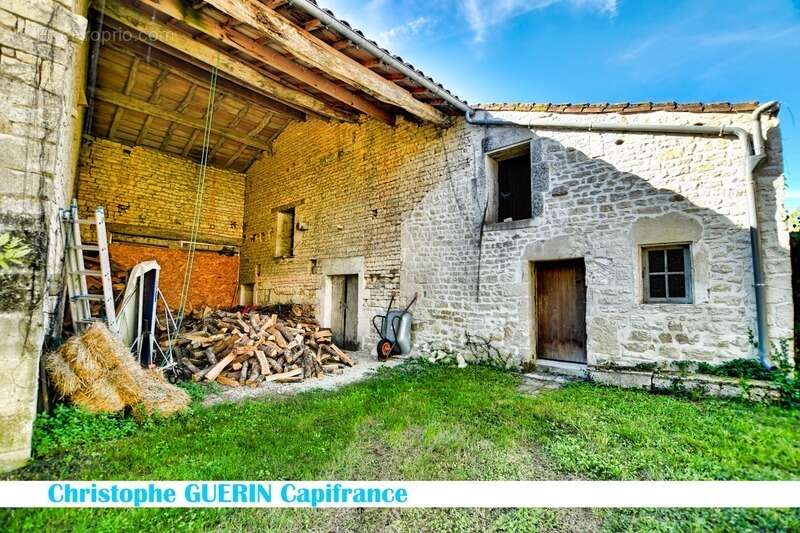 Maison à CHAMPNIERS