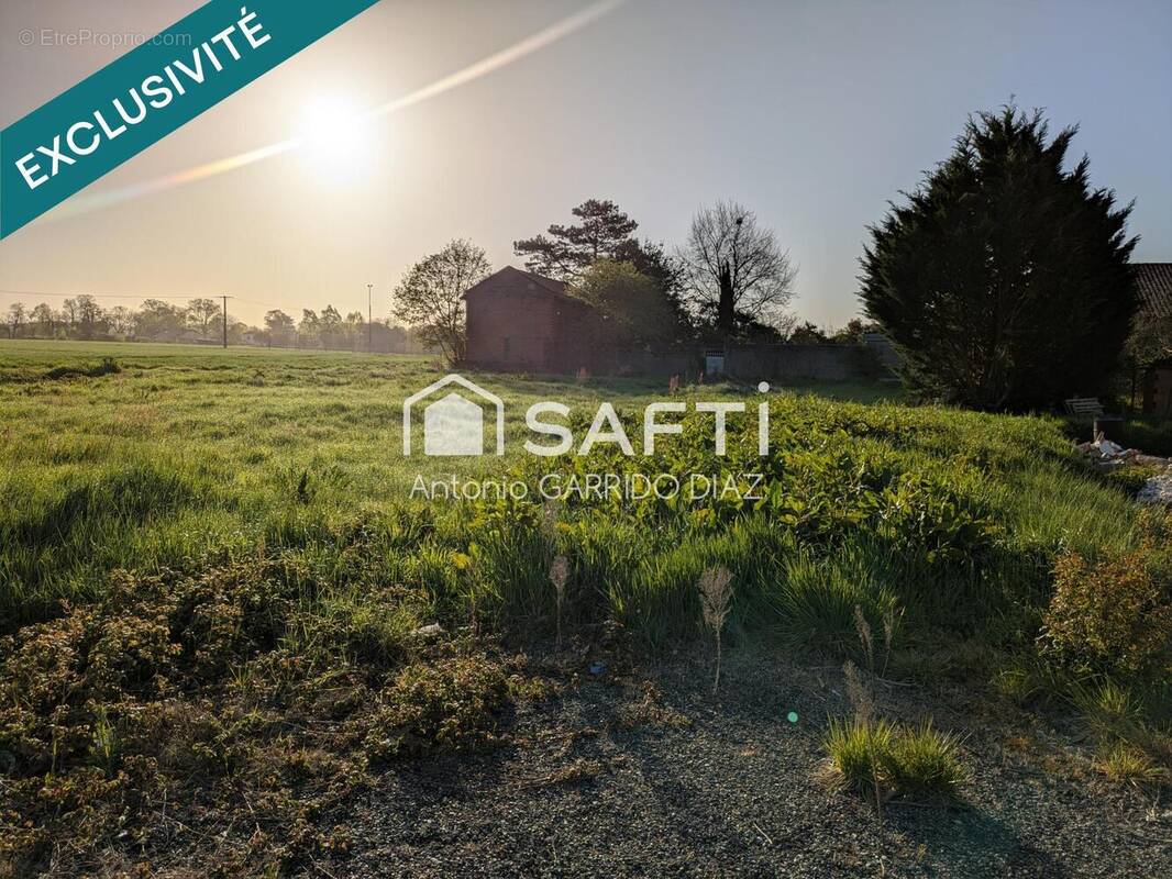 Photo 1 - Terrain à SAINT-PORQUIER