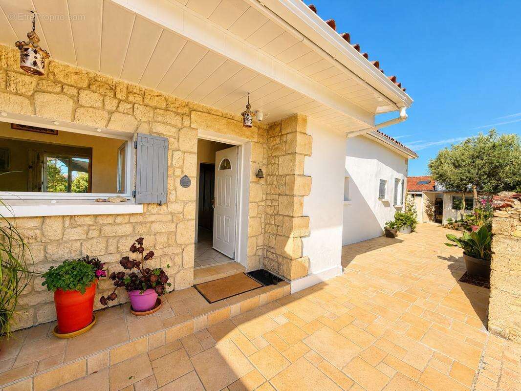 **LA JARRIE – Maison de plain-pied de 172 m²** - photo 7