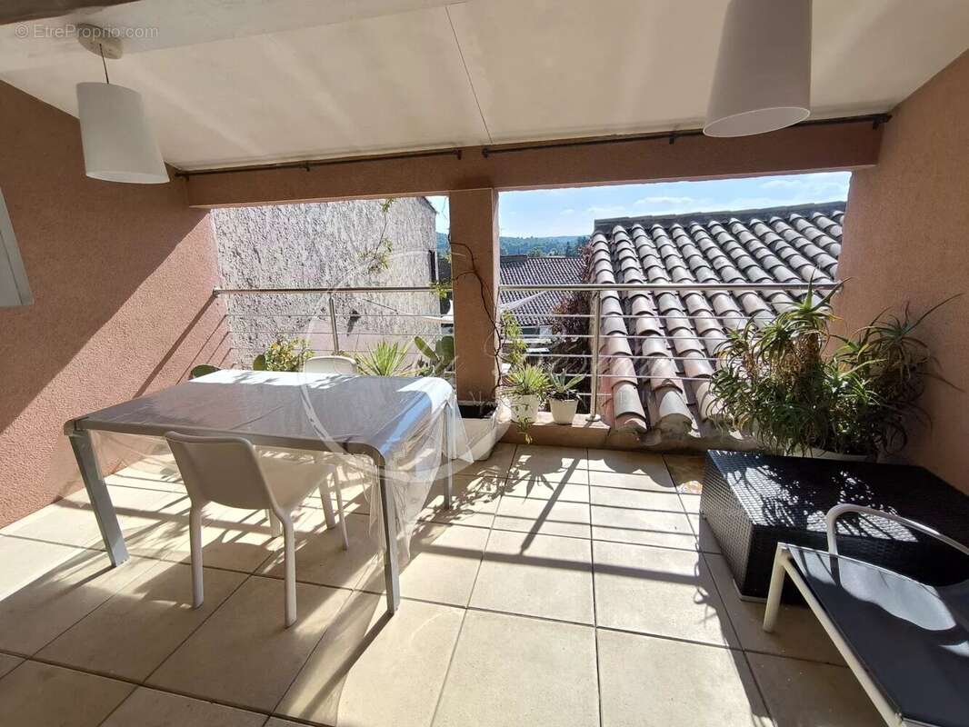 Appartement à ESCALES