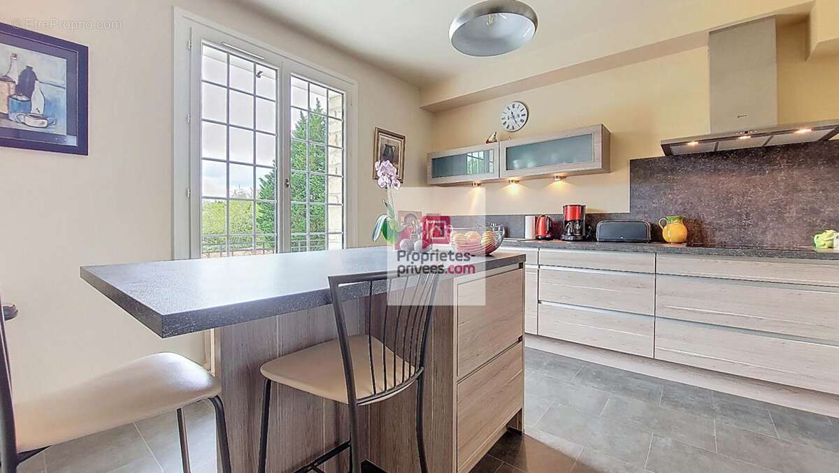 Maison à ROUFFIGNAC-SAINT-CERNIN-DE-REILHAC