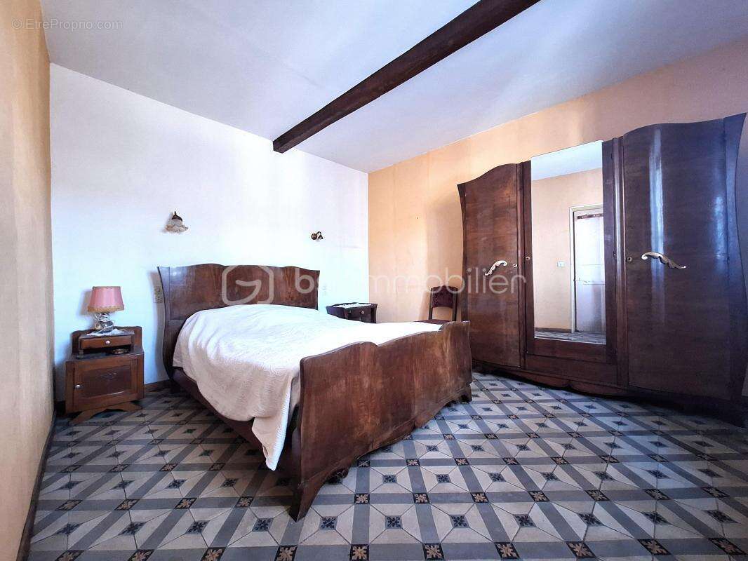 Maison de village - fort potentiel - 88 m2 - 3 chambres - cellier - grenier amenageable - terrasse - photo 14