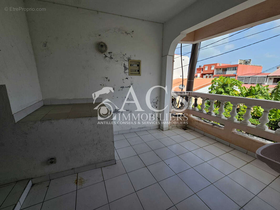 Appartement à SAINTE-LUCE