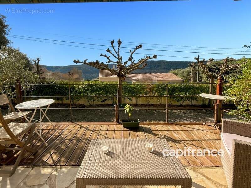 Belle villa provençale rénovée avec vue sur les collines  à BAGNOLS EN FORET (83) - photo 4