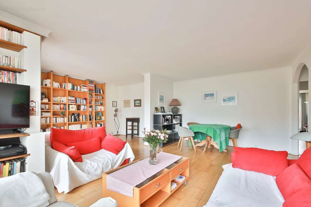 Appartement à ISSY-LES-MOULINEAUX