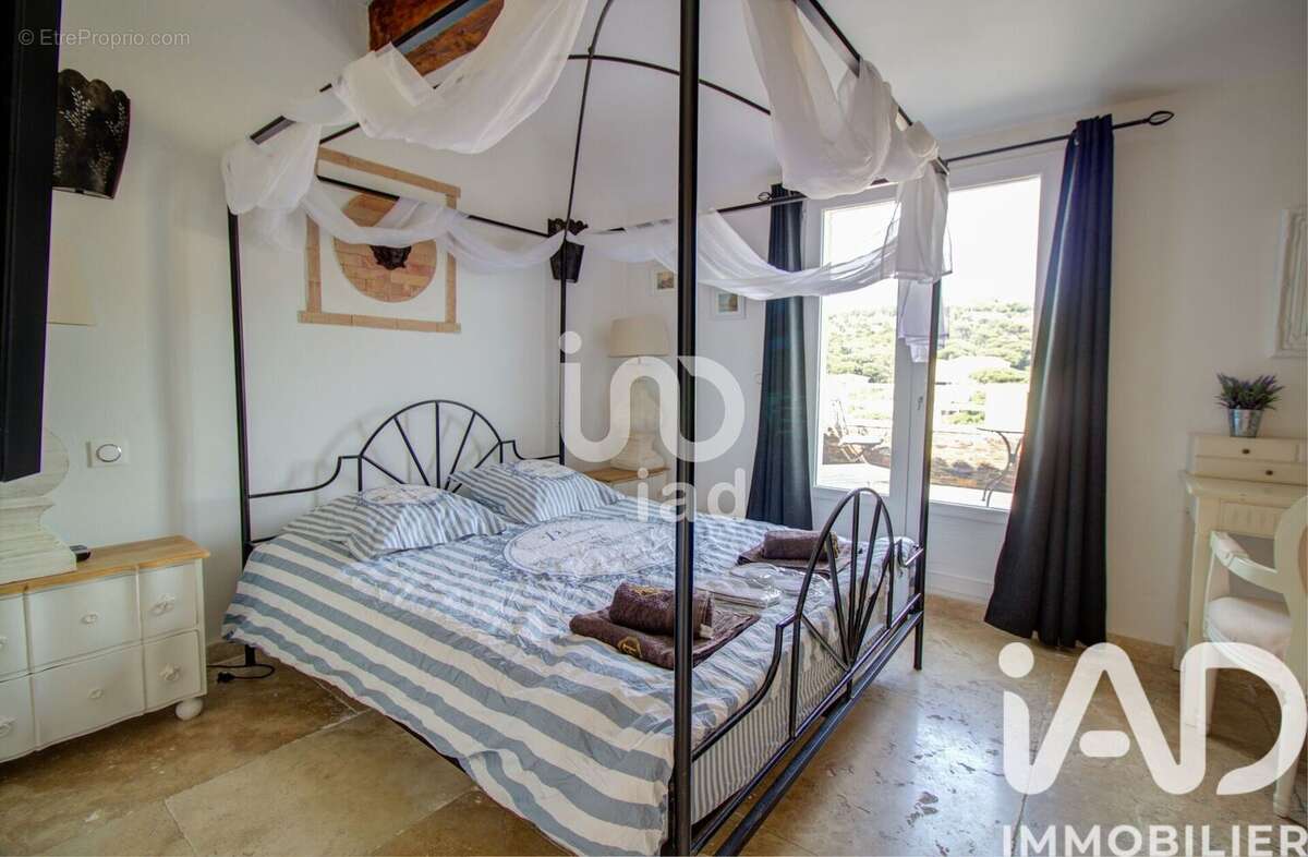 Photo 9 - Maison à ROQUEBRUNE-SUR-ARGENS