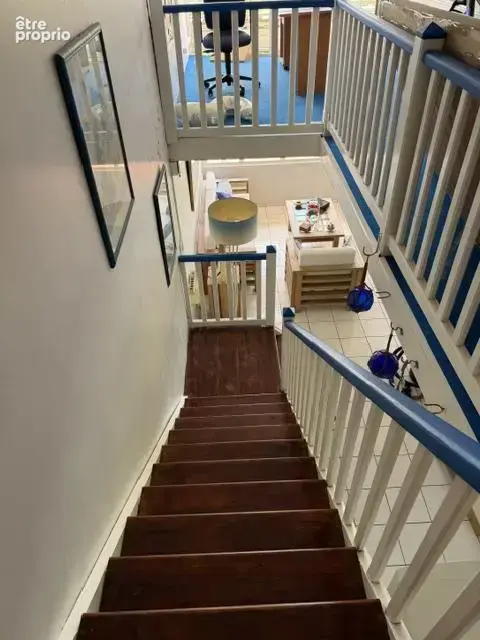 Villa 310 m² divisée en deux appartements Piscine et vue dégagée — Terrain de 1 076 m² - photo 14