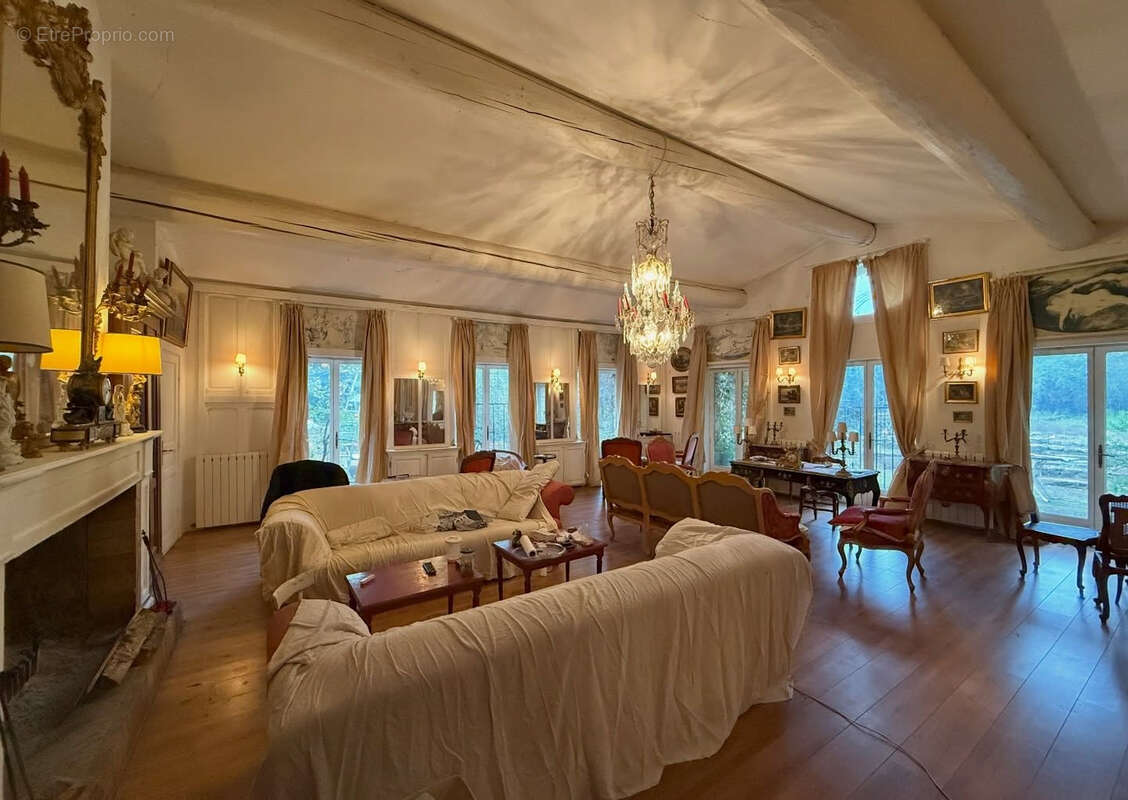Maison à CAVEIRAC