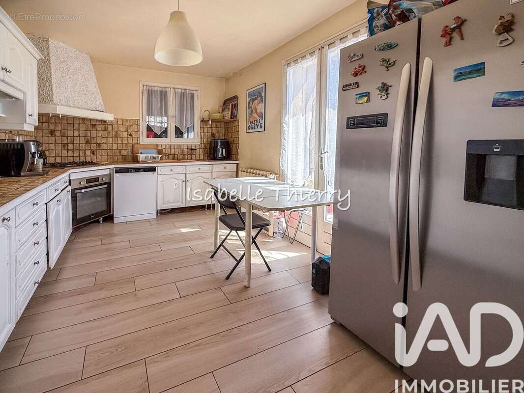 Maison 185 m² à Arpajon  - photo 7