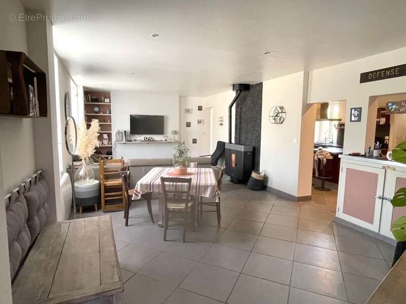 Maison à CLEVILLIERS