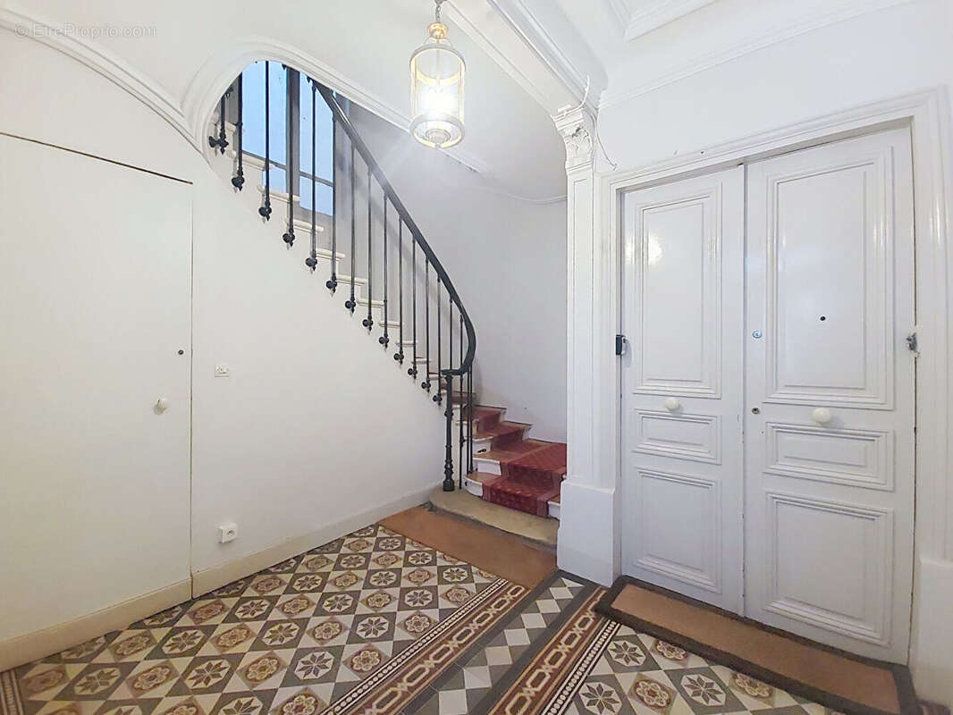Appartement à PARIS-14E