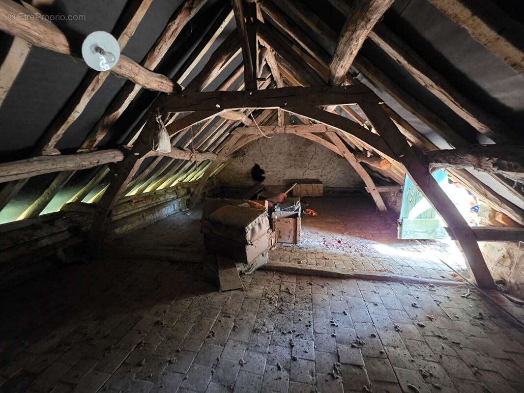 Maison à NEONS-SUR-CREUSE