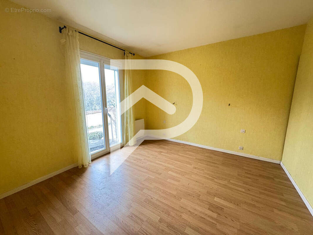 Maison à NEUILLY-SUR-SUIZE