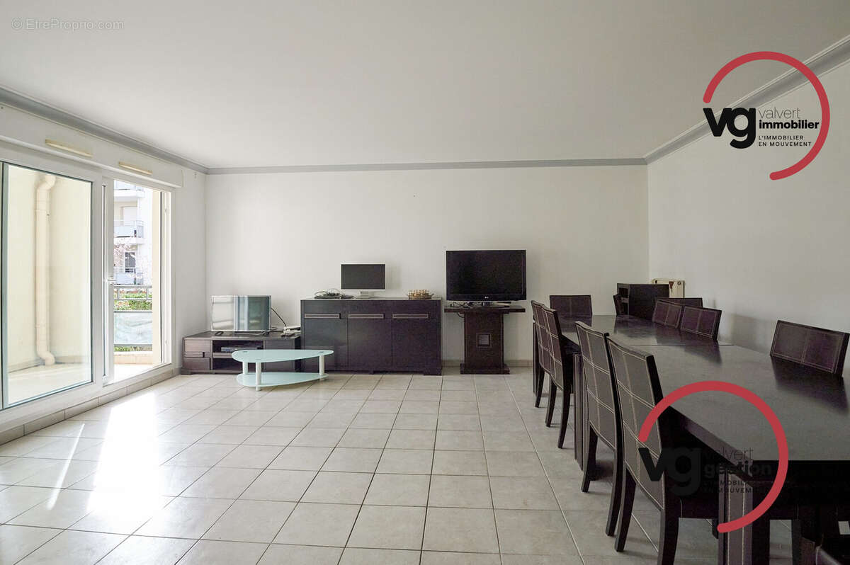 Appartement 70 m² à Decines-Charpieu  - photo 3