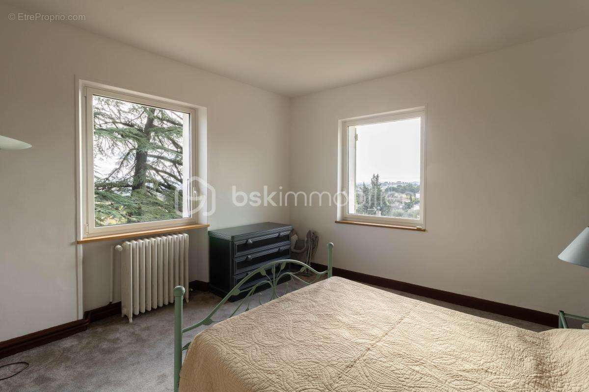 Demeure de caractère avec ascenseur, dépendances et terrain piscinable - photo 19