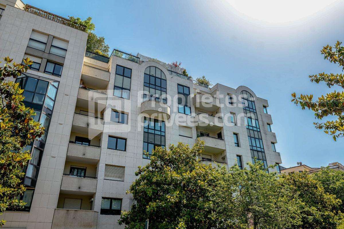 Appartement à SURESNES