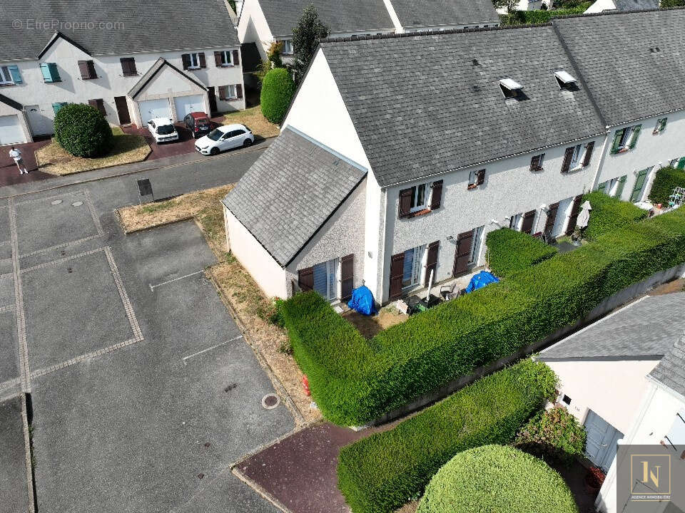 Maison 5 pièce - 4 chambres - 103 m2 - Centre Saint Avé - Au calme - Entièrement rénové - photo 3