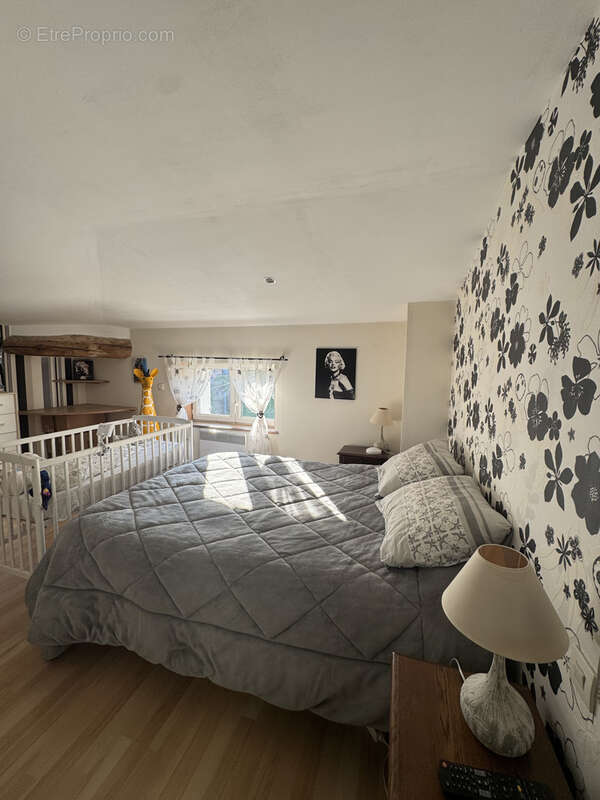 Maison 5 pièces de 102m2, dont 3 chambres et jardin - photo 7