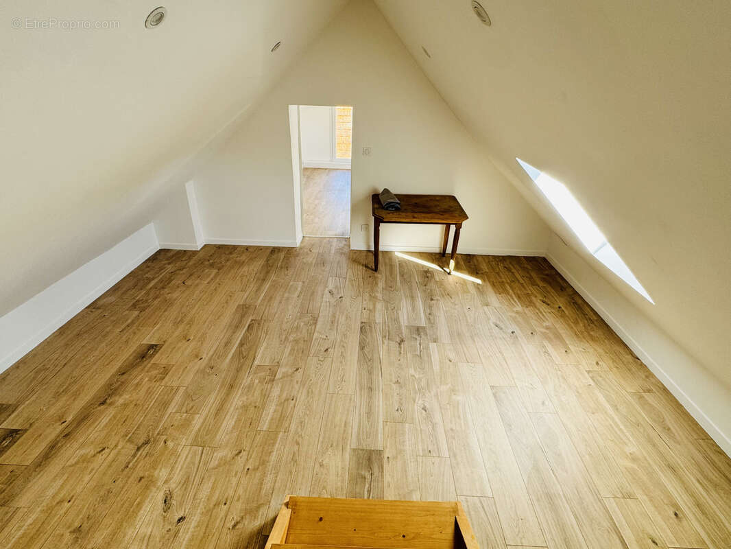 Maison à LA CHAPELLE-SAINT-SAUVEUR