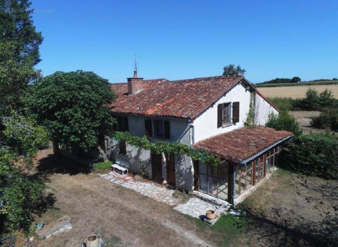 Maison à CHAMPAGNE-MOUTON