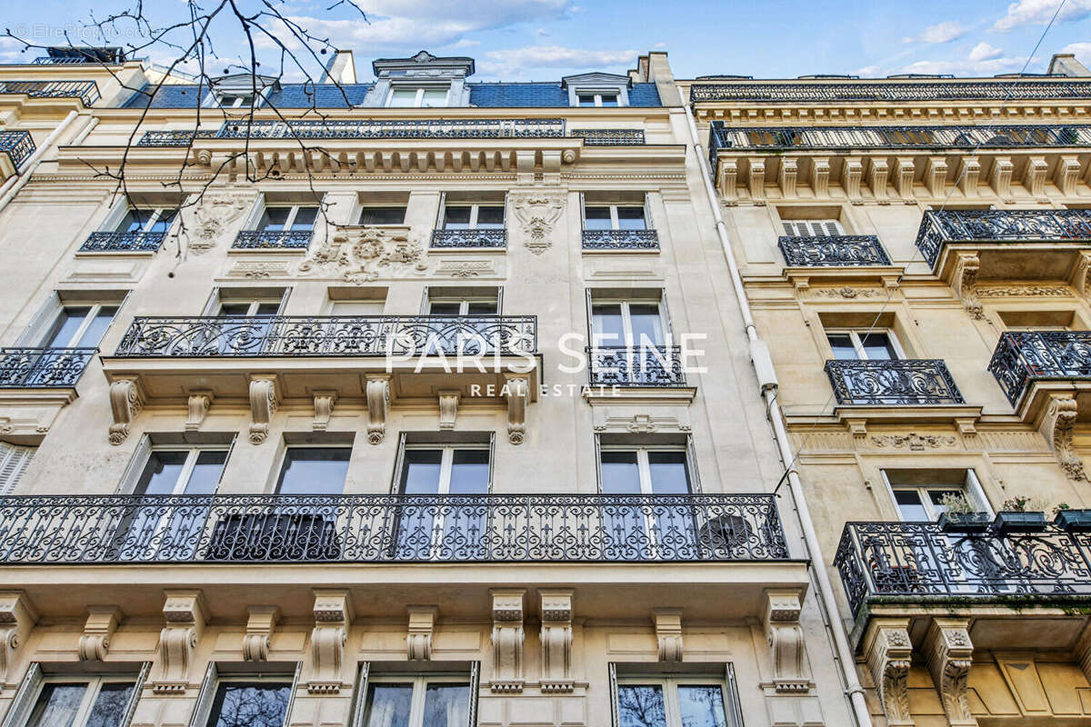 Appartement à PARIS-7E