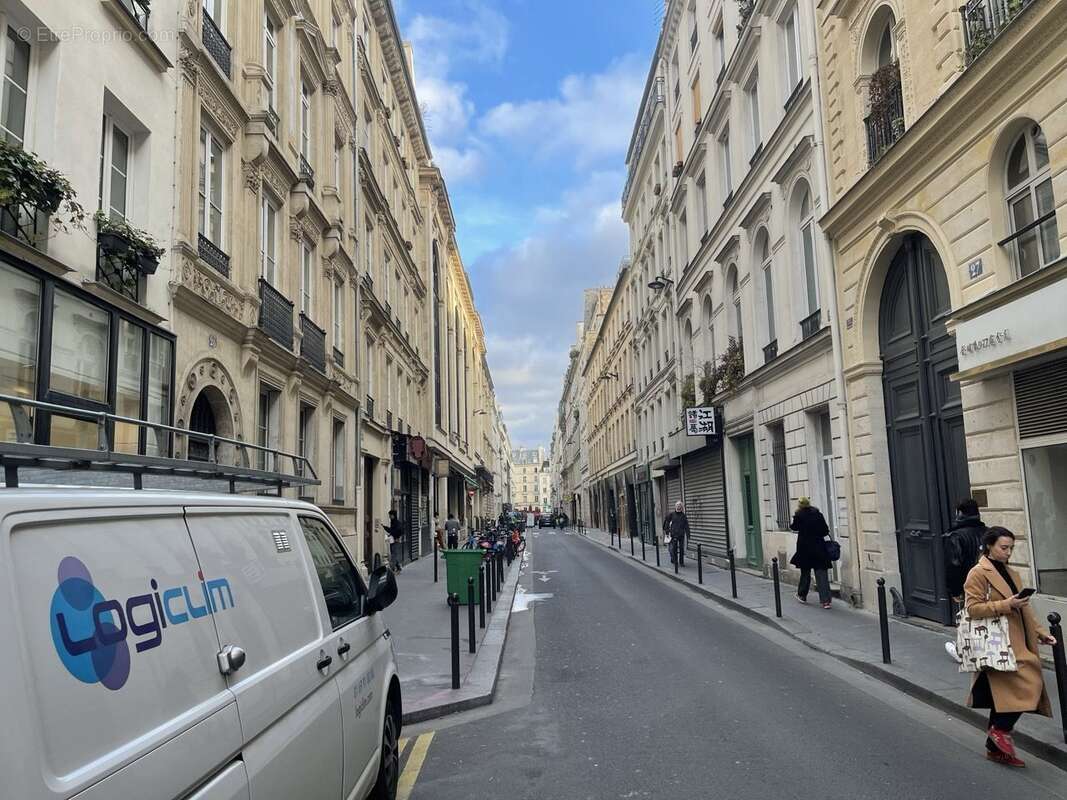 Autre à PARIS-10E