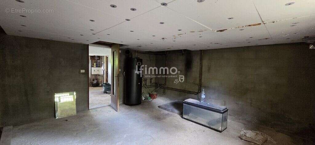 Maison avec extérieur et garage - photo 12