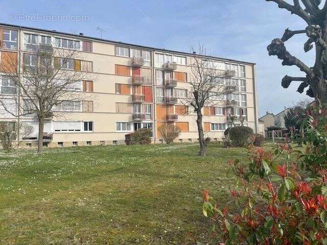 Appartement à SARTROUVILLE