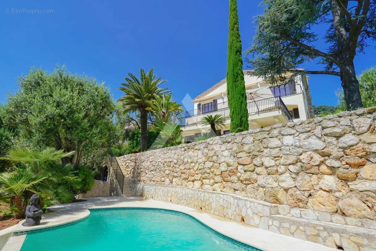 Maison à ROQUEBRUNE-CAP-MARTIN