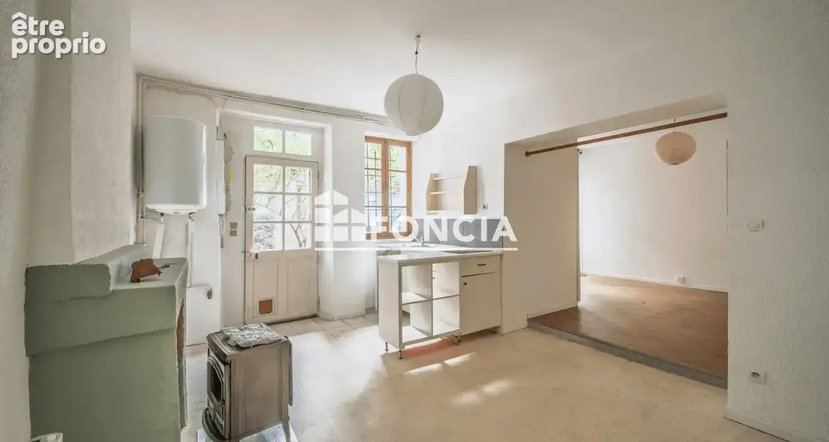 EXCLUSIVITE FONCIA quartier TALENSAC :  T2 de 34.45 m2 avec terrasse sur cour intérieure au cœur d'un immeuble ancien, à proximi - photo 1