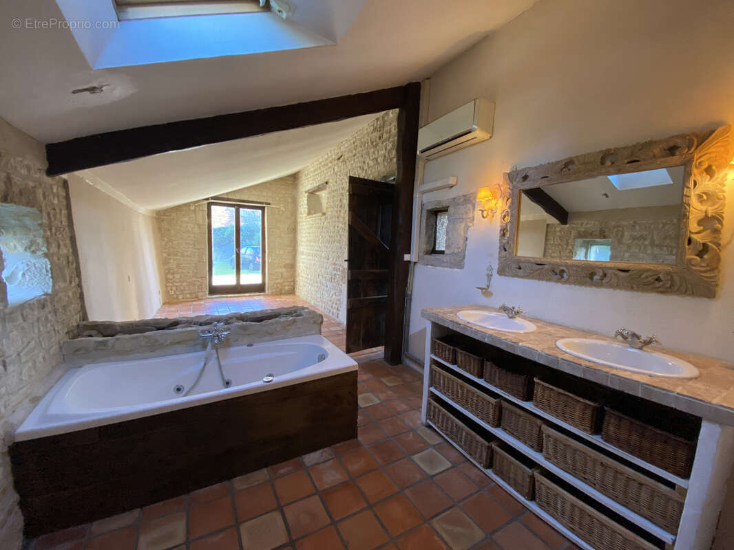 Maison à SAINT-AMANT-DE-BOIXE