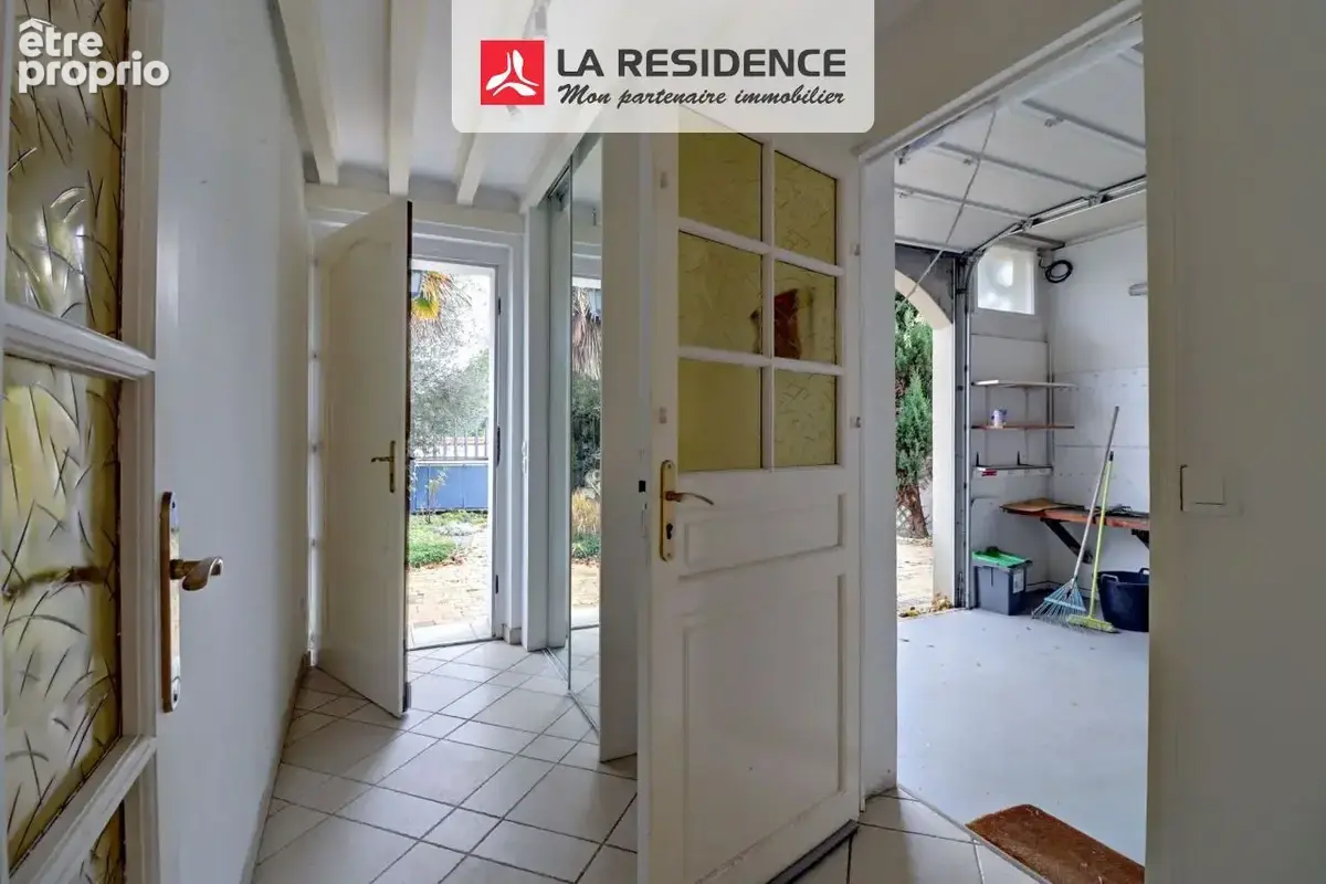 Maison 9 pièces 245 m² à vendre à Maule (78580) - photo 2
