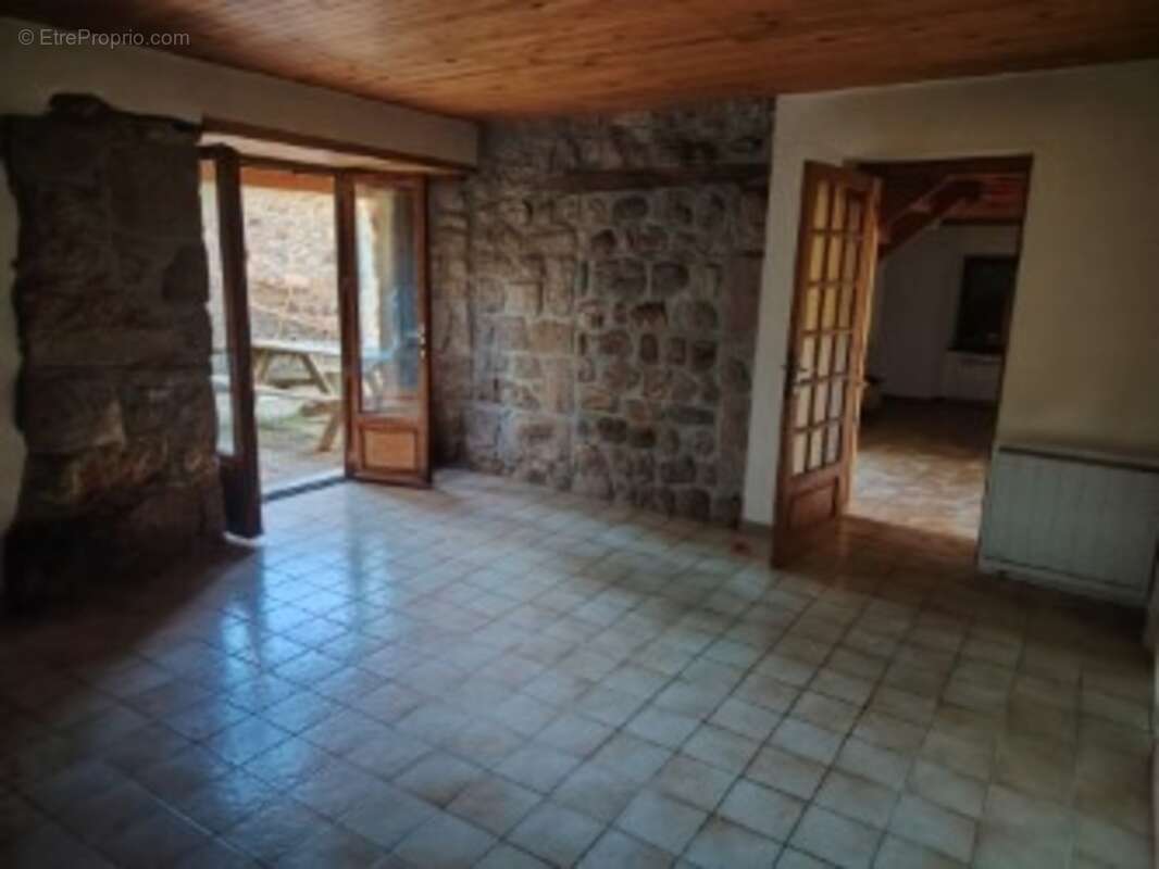 Maison en pierres à vendre 7 pièces SAINT MARTIN DE VALAMAS (07) - photo 11