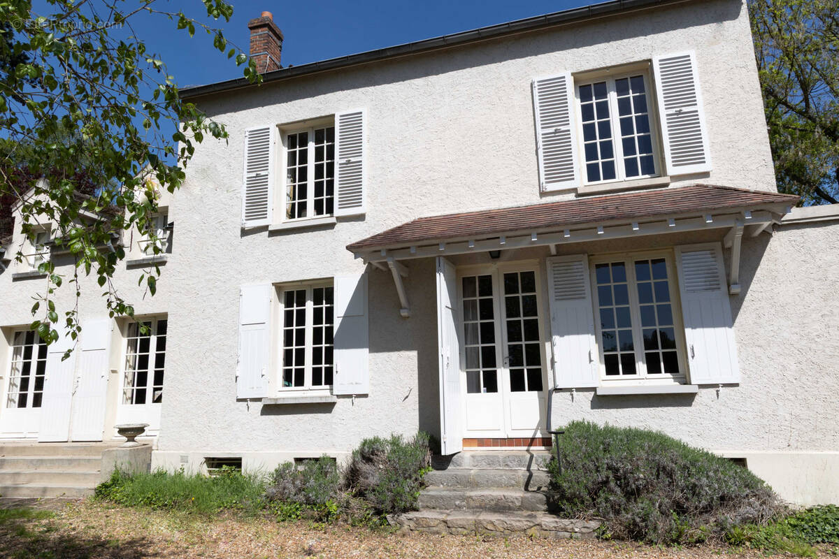 Maison à DAMPIERRE-EN-YVELINES