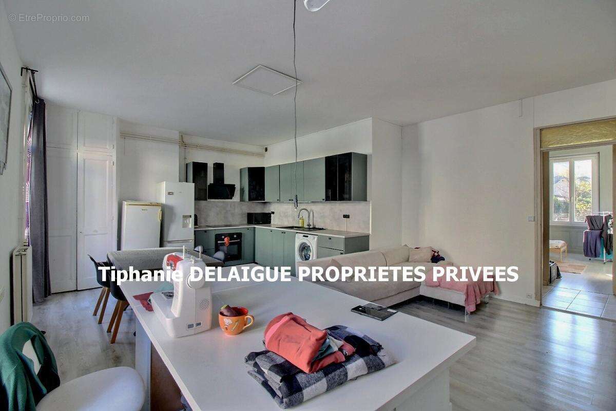 Appartement à LE CHAMBON-FEUGEROLLES