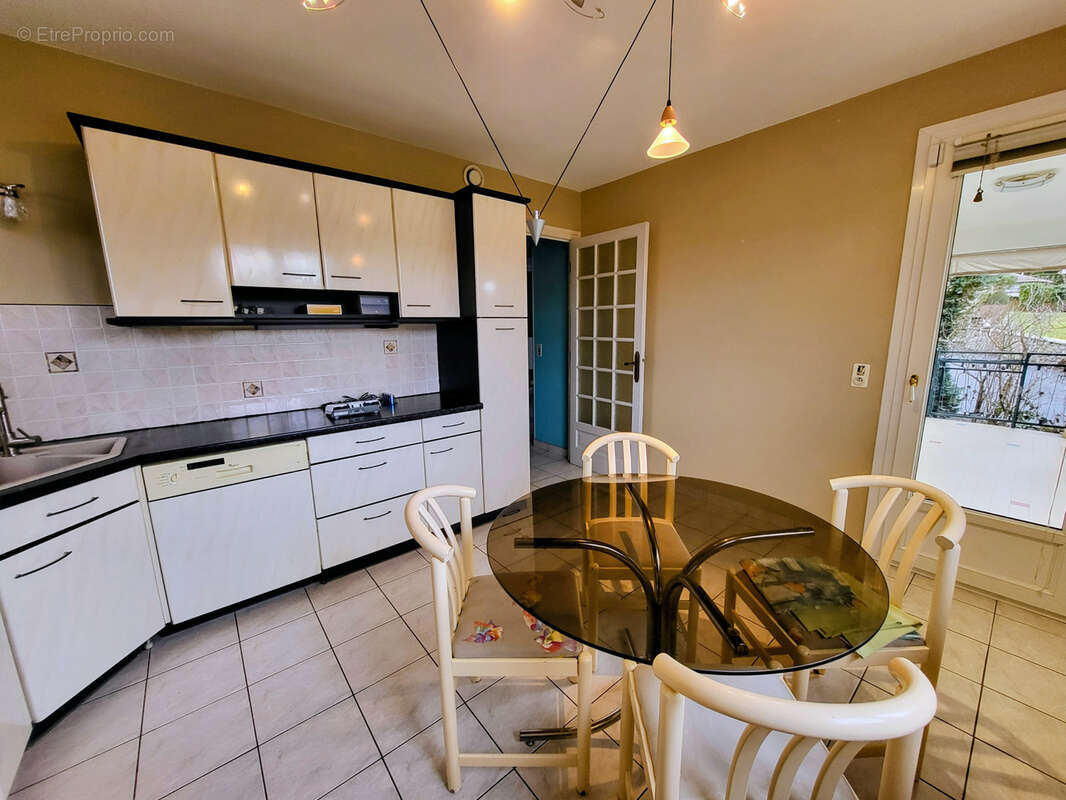 Maison à BRIVES-CHARENSAC