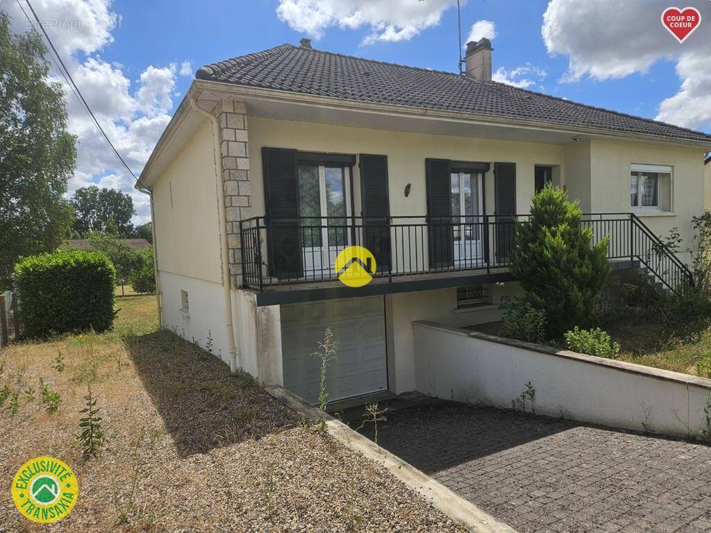 Maison à LA GUERCHE-SUR-L'AUBOIS