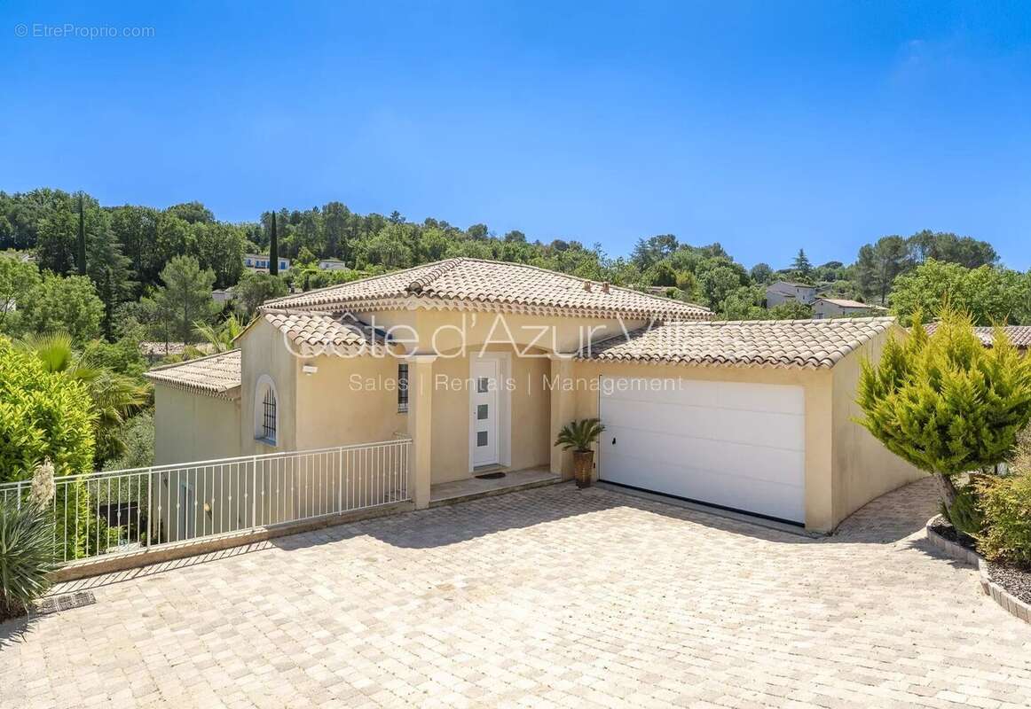 Maison à VALBONNE