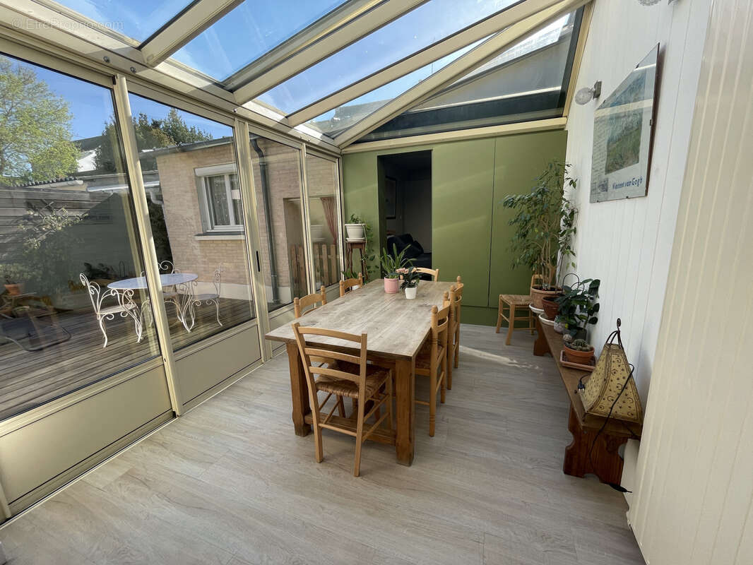 Jolie maison avec deux chambres, bureau et véranda à Trélazé - photo 4