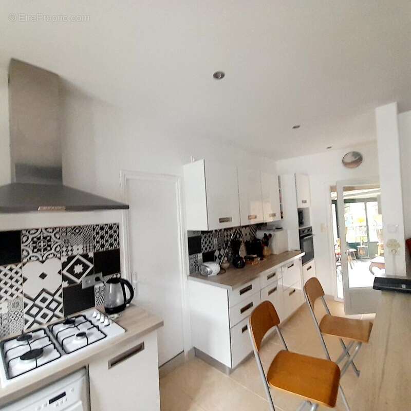 Maison 108 m² à Villeneuve-Sur-Yonne  - photo 3
