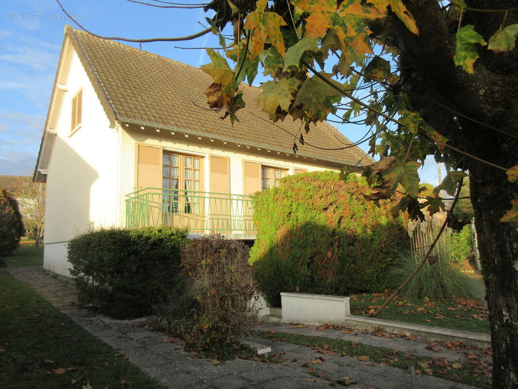 Maison à JOUY-SUR-MORIN
