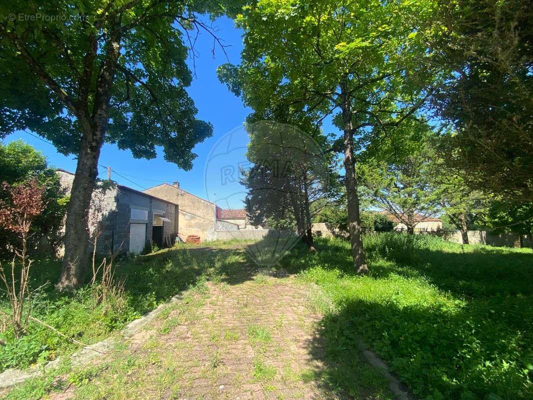 Maison à LA VILLEDIEU