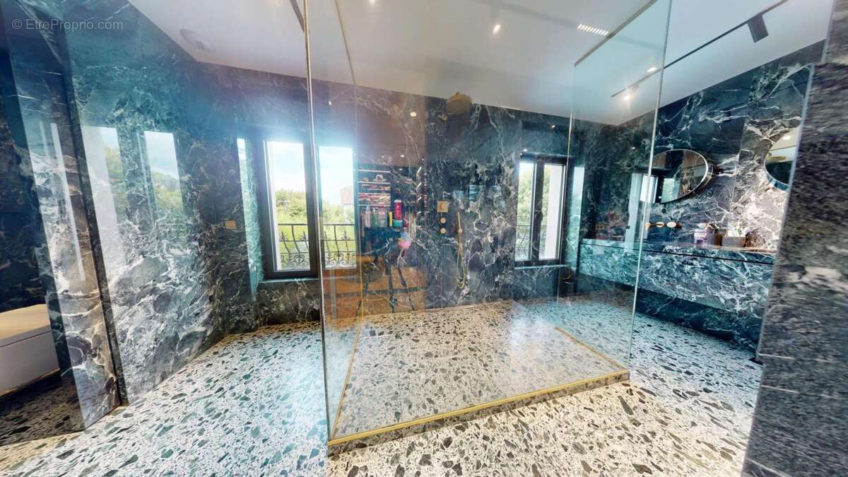 Maison à SAINT-MAUR-DES-FOSSES