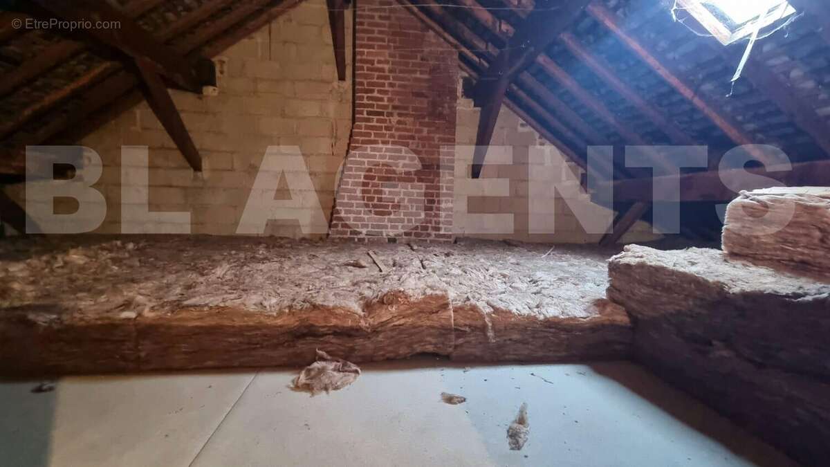 b6bf71da-75c5-488c-a508-be55edb32cdb - Maison à FLOING