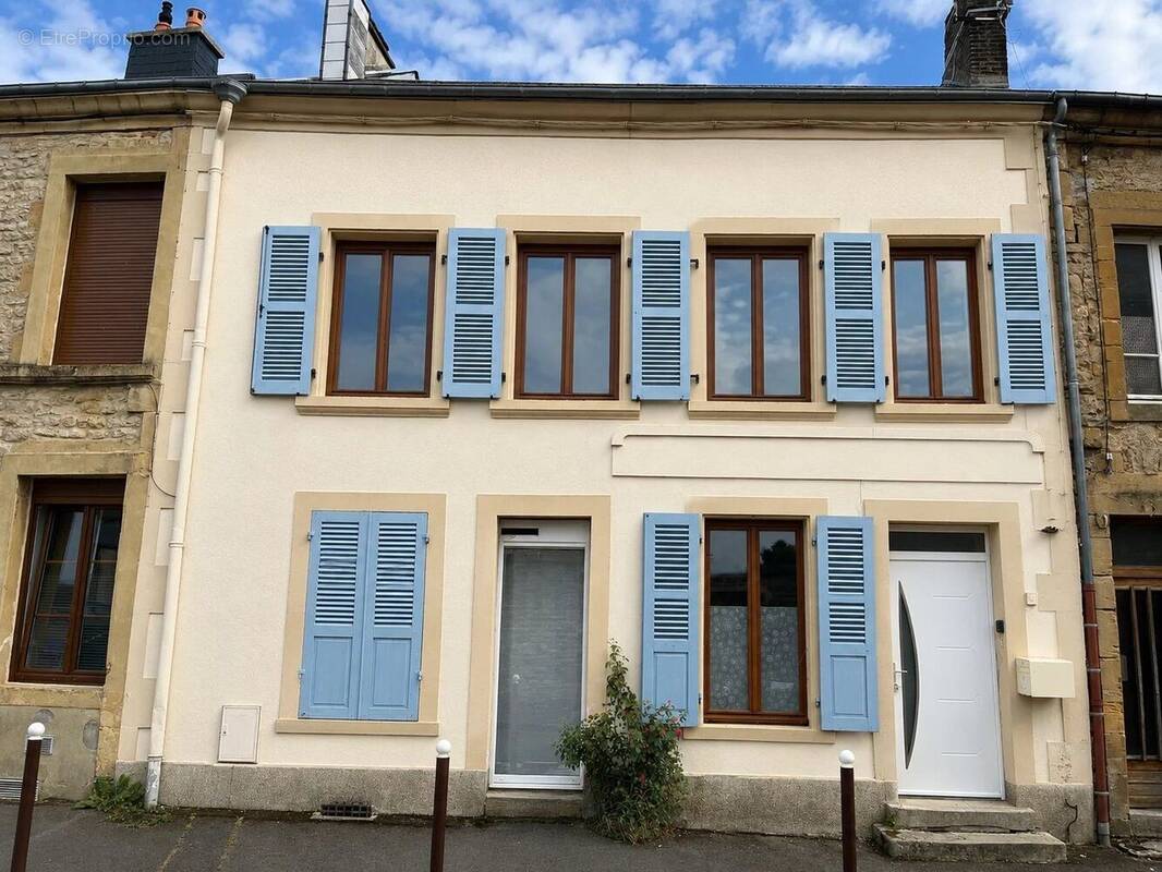 Maison à BAZEILLES