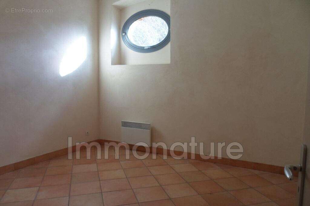 Appartement à LAROQUE