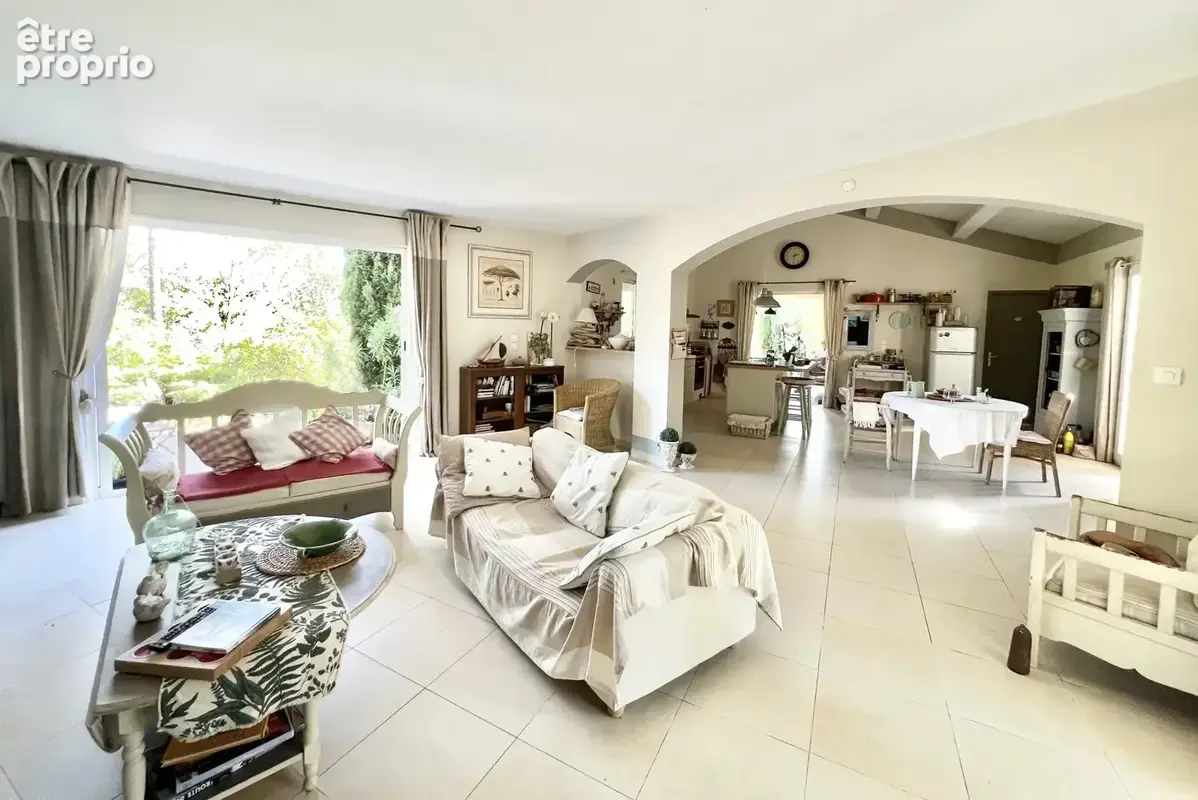 Villa d'architecte sur 5 350 m² de terrain avec piscine - photo 7
