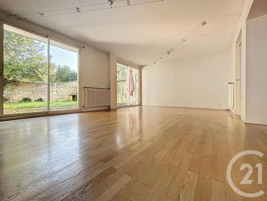 Maison 240 m² à Angouleme  - photo 5