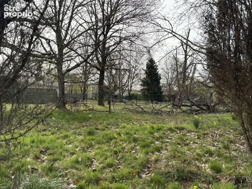 Terrain à bâtir de 762 m² à SAINT-LAURENT-MEDOC (33) - photo 1