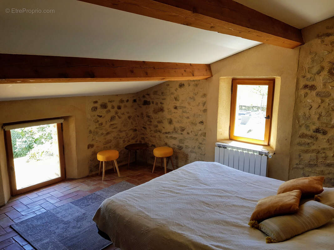 Maison à FORCALQUIER